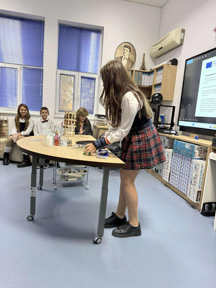 564790933_2101314200395133_2773495909704788330_n